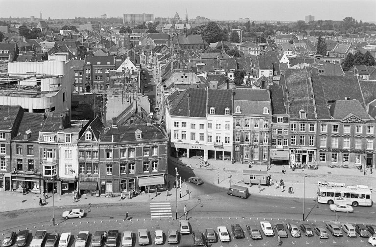 Markt op Maaslandse markt — Markten in Oss