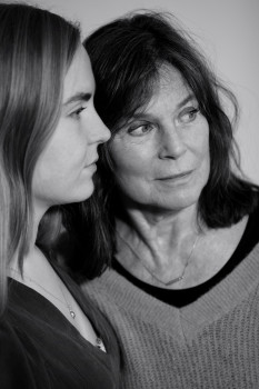 Afslag Gewist | Debby Petter & Emma Finkers — theater in Oss